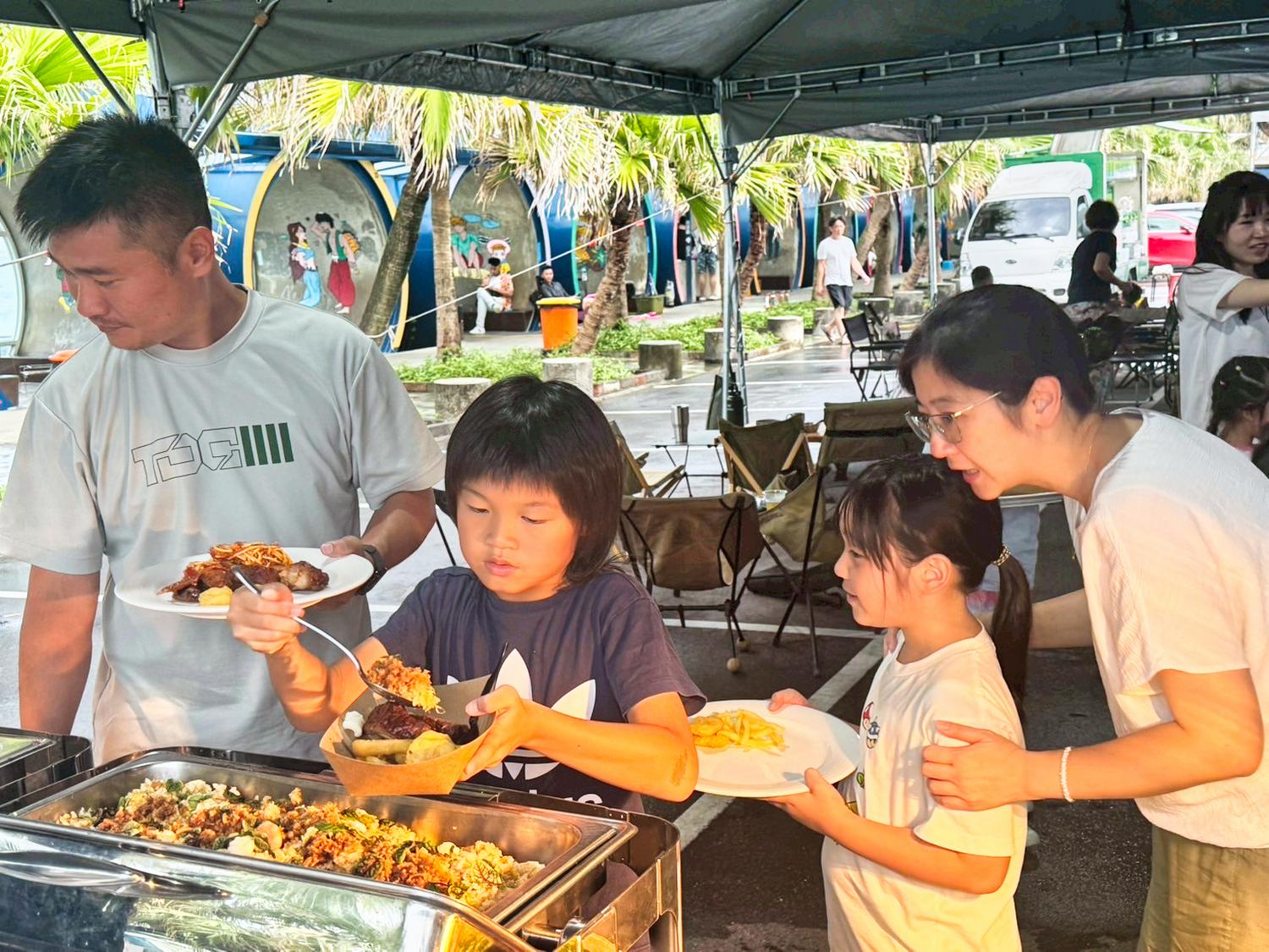 拾趣外燴+車友盛會 外燴美食+熱情的跨國交流派對 海灘趴專屬車友聚會