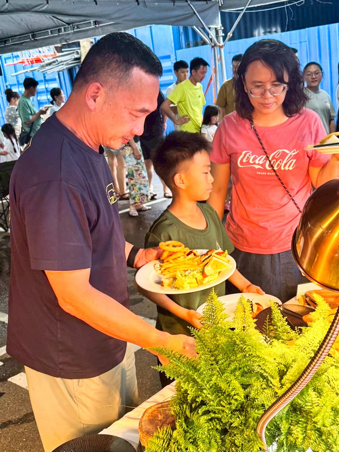 拾趣外燴+車友盛會 外燴美食+熱情的跨國交流派對 海灘趴專屬車友聚會