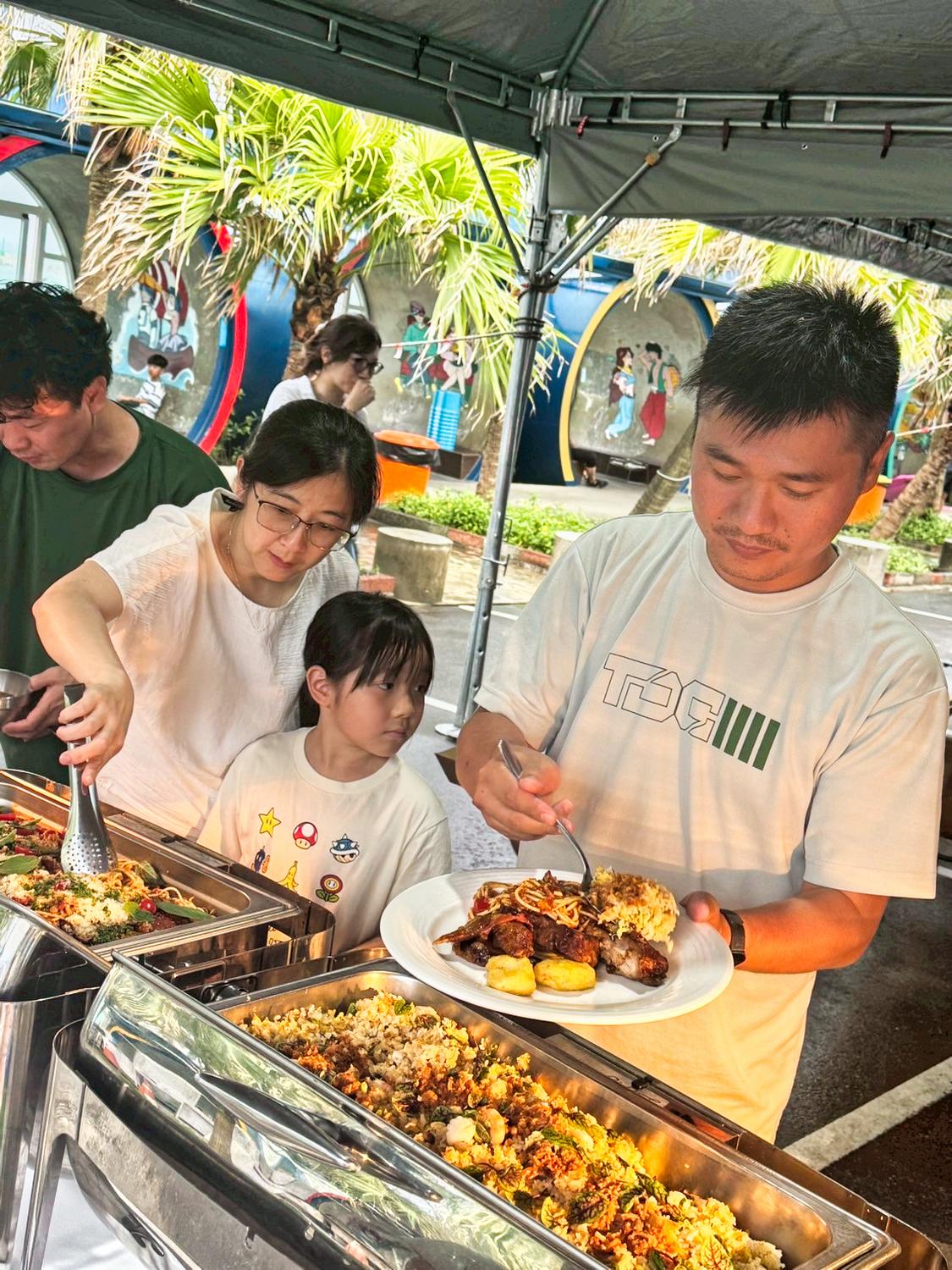 拾趣外燴+車友盛會 外燴美食+熱情的跨國交流派對 海灘趴專屬車友聚會