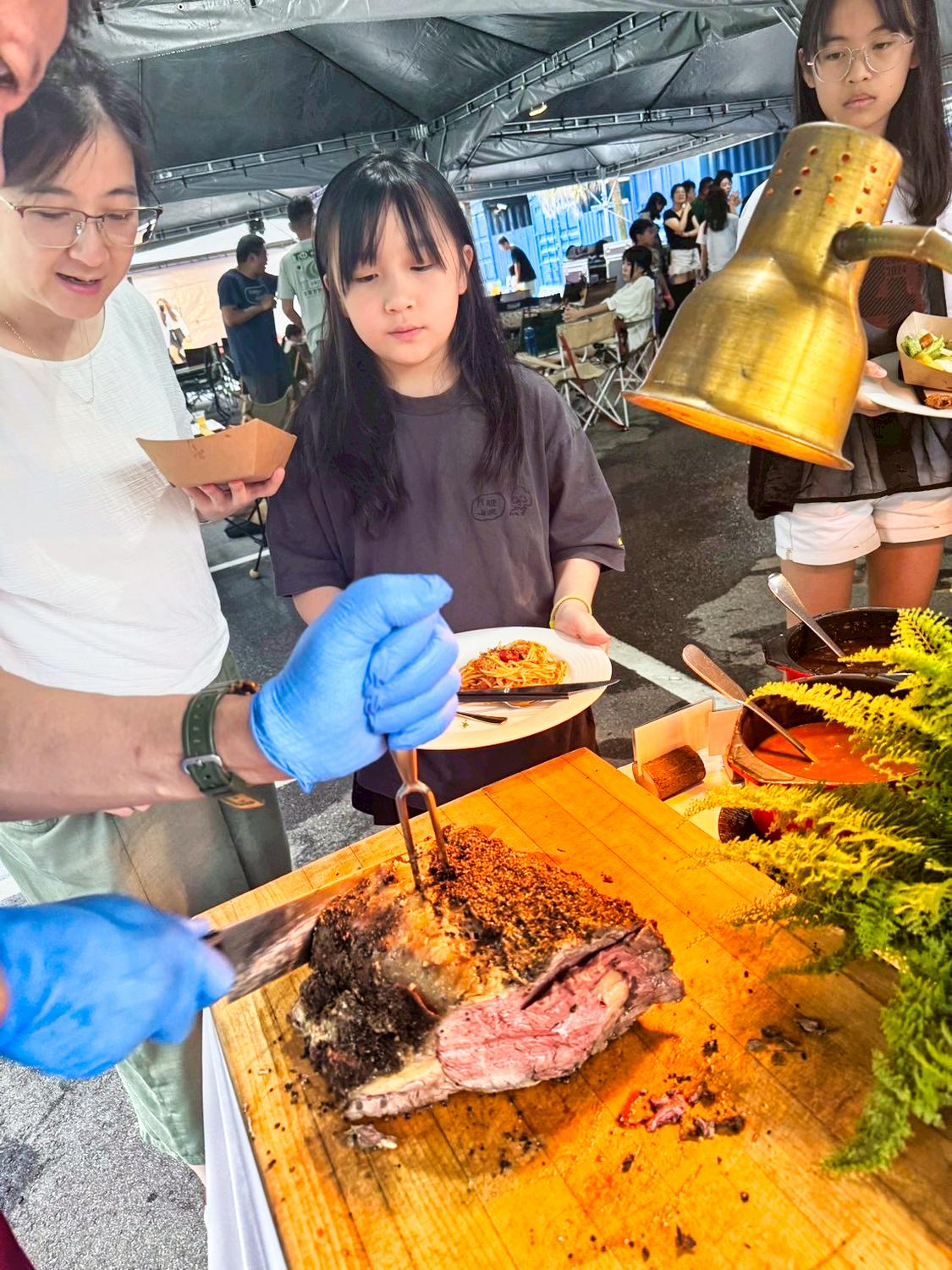 拾趣外燴+車友盛會 外燴美食+熱情的跨國交流派對 海灘趴專屬車友聚會