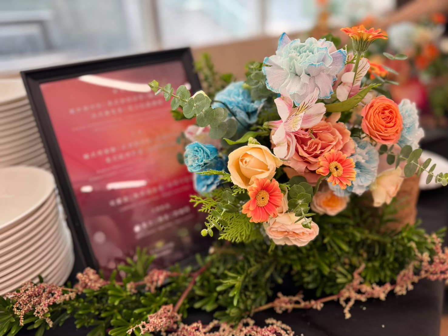 生日派對 Buffet 蔬食餐點，搭配季節生菜、根莖蔬菜與新鮮香草，增加親子聚會餐點選擇。